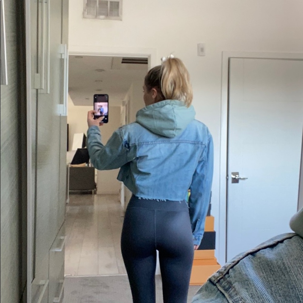 Cropped Levi’s Denim Jacket